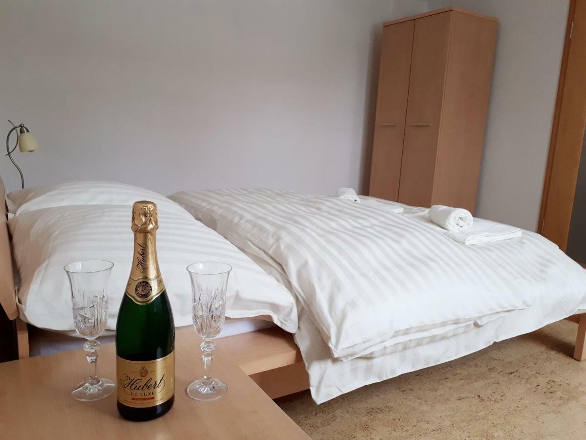 Brezno - 2 Izbovy Apartman ภายนอก รูปภาพ