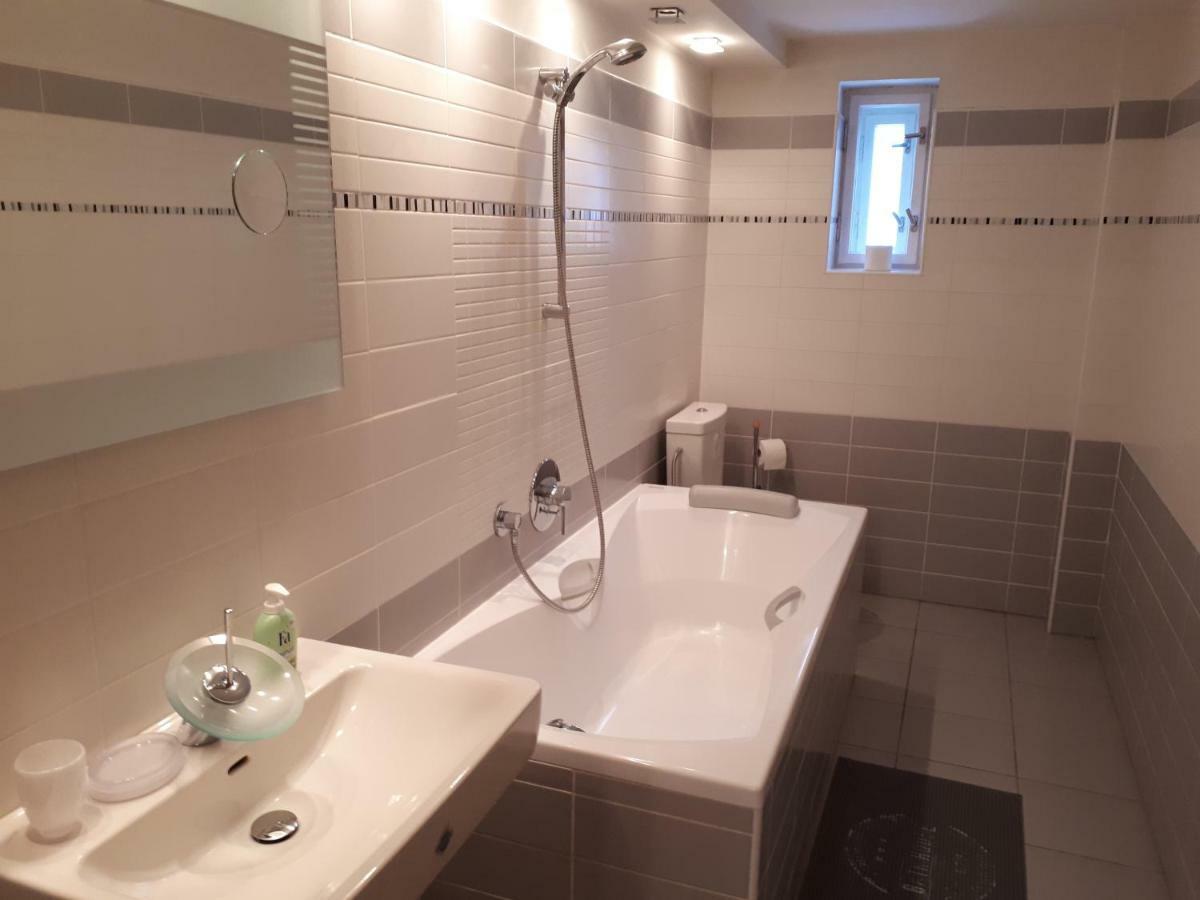 Brezno - 2 Izbovy Apartman ภายนอก รูปภาพ