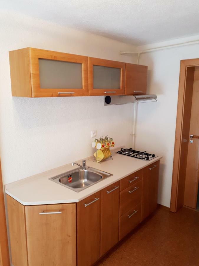 Brezno - 2 Izbovy Apartman ภายนอก รูปภาพ