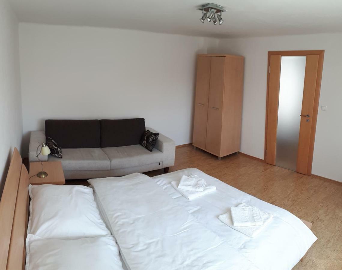Brezno - 2 Izbovy Apartman ภายนอก รูปภาพ